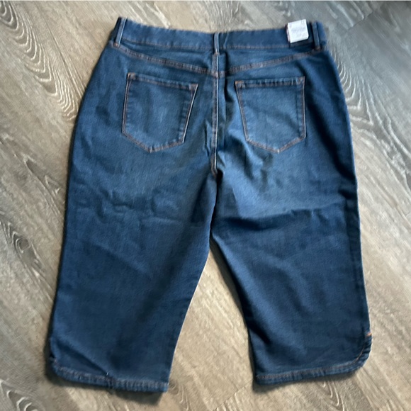 NWT GLORIA VANDERBILD All-Around Slimming Effect Skimmer Capri Jean Size 16 - Picture 2 of 2